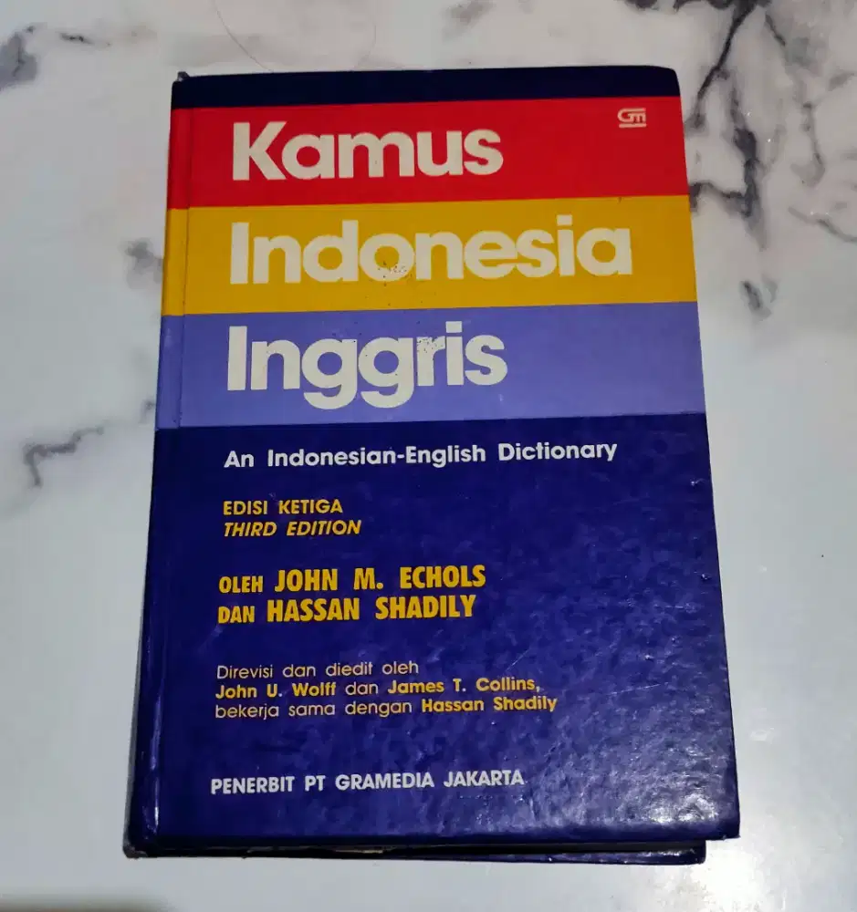 Kamus Indonesia-Inggris edisi ketiga 