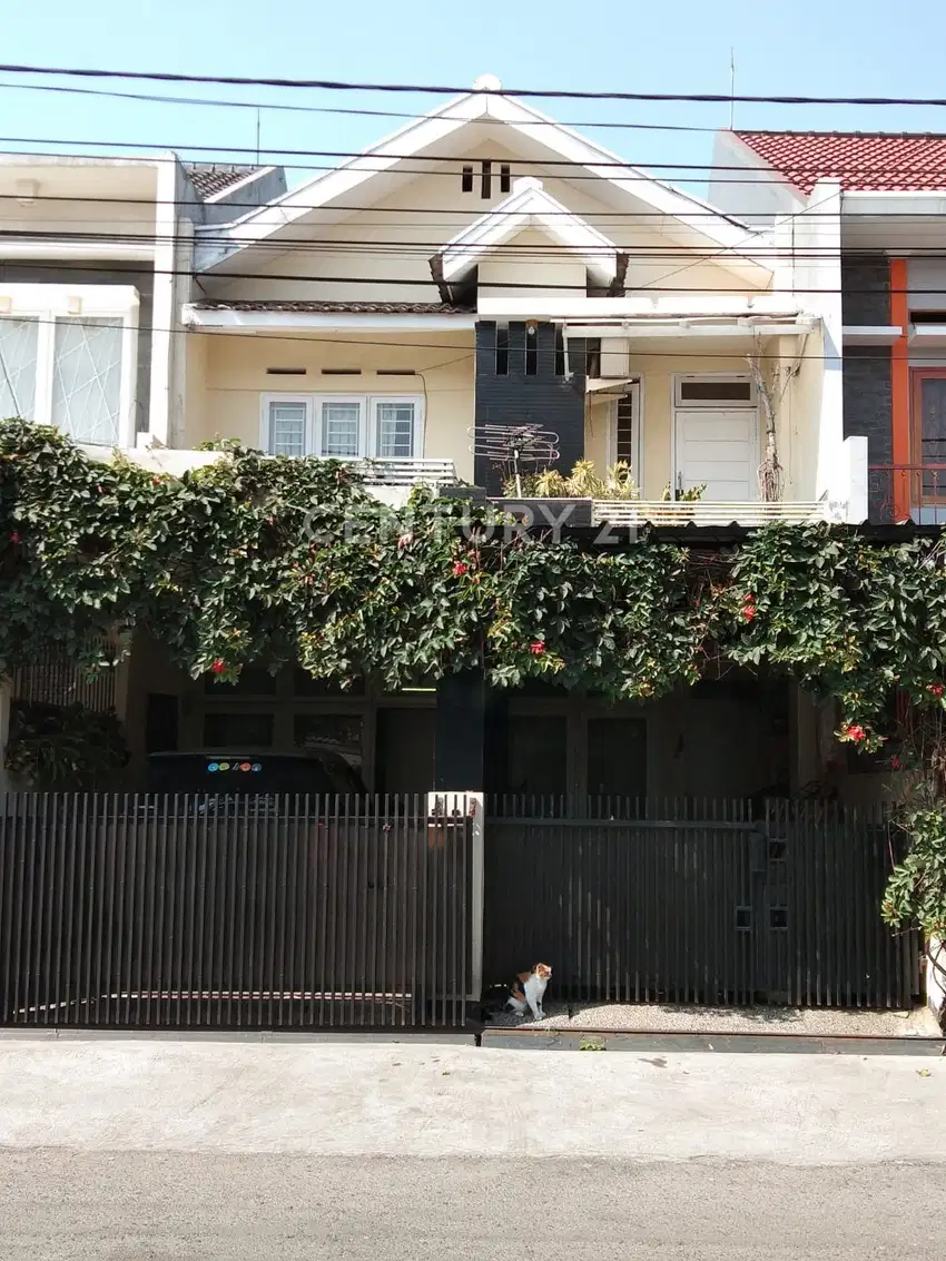 Rumah Menarik Siap Huni 2 Lantai Antapani SHM