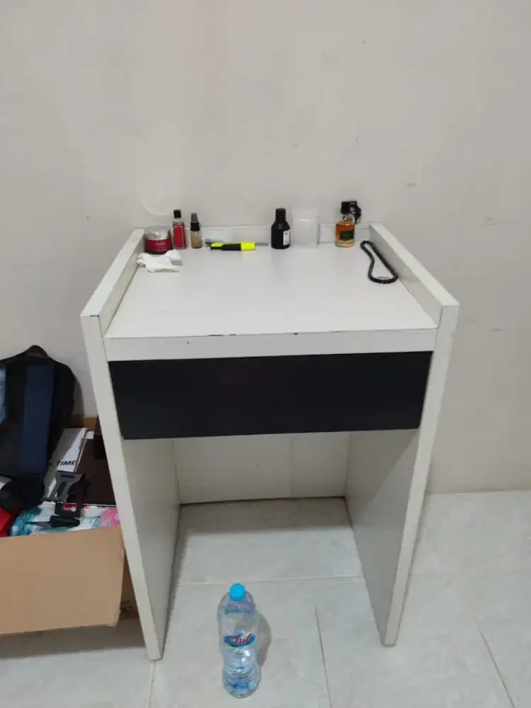 DIJUAL MURAH MEJA KASIR