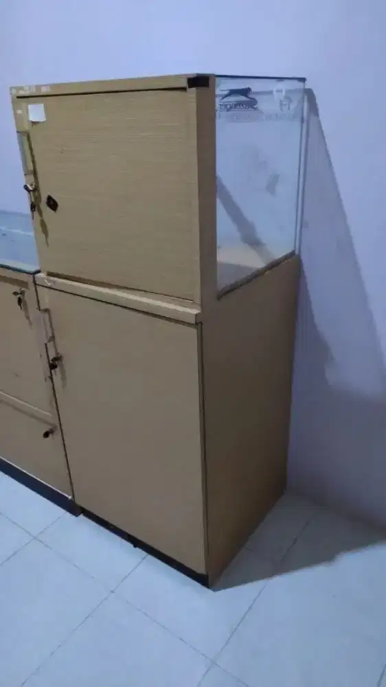 DIJUAL MURAH DAN CEPAT ETALASE