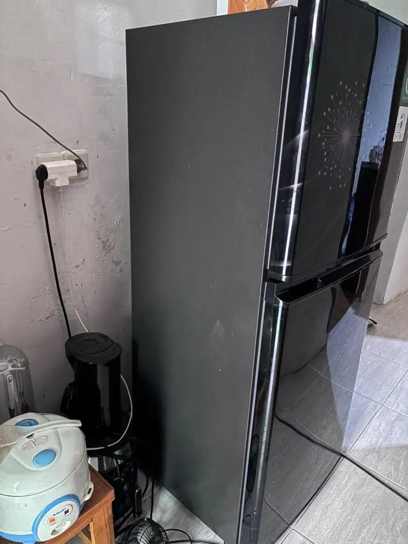 DIJUAL CEPAT KULKAS BEKAS