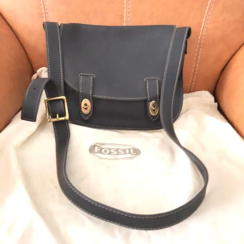 Tas Fossil Sling Bag Tas Fossil Preloved