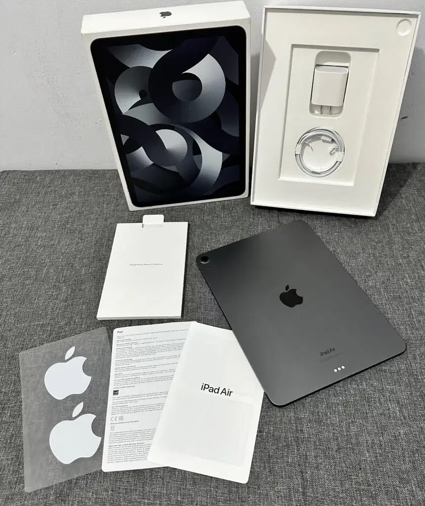iPad Air 5 M1 64GB wiFi Fullset Original Mulus Normal No Minus
