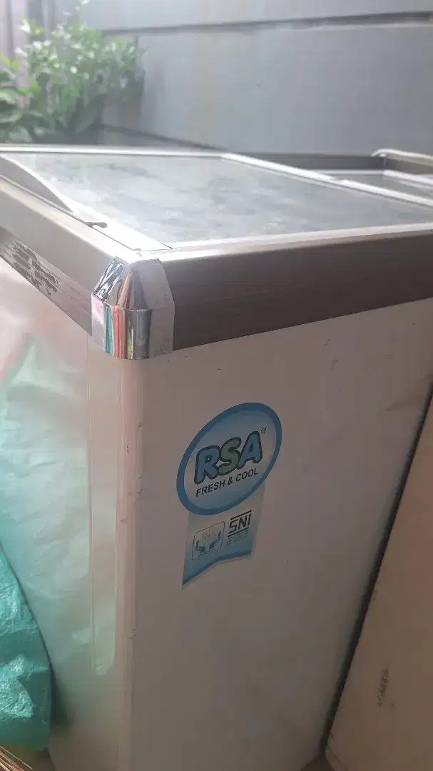 Freezer RSA XS-200 pintu geser kaca