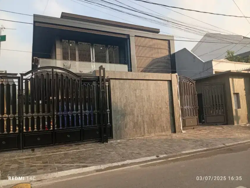 Rumah Baru + Kolam Renang di Billy Moon