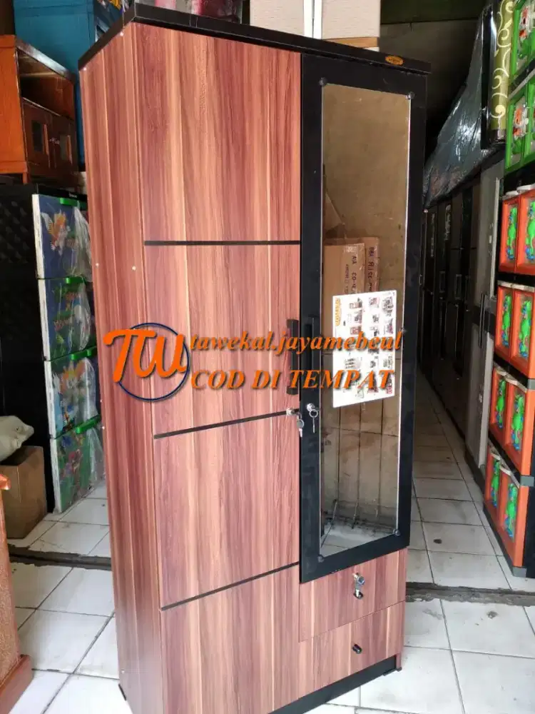 Lemari Pakaian Partikel Board Minimalis