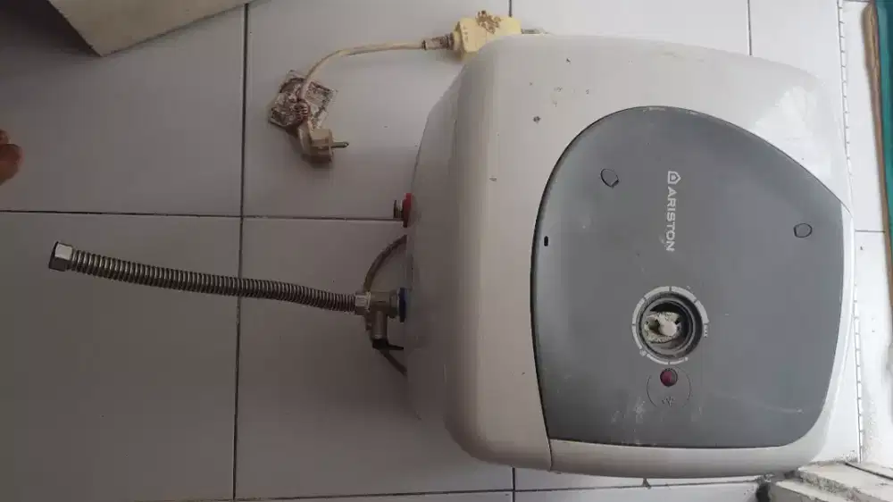 Pemanas Air ARISTON