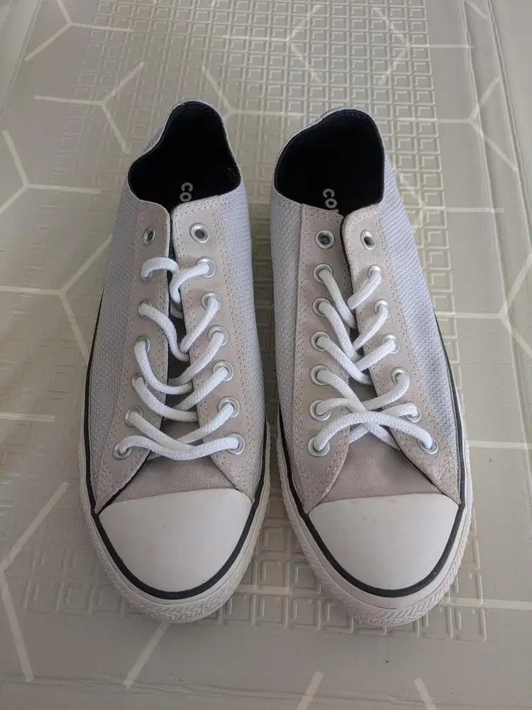 Sepatu converse size 43