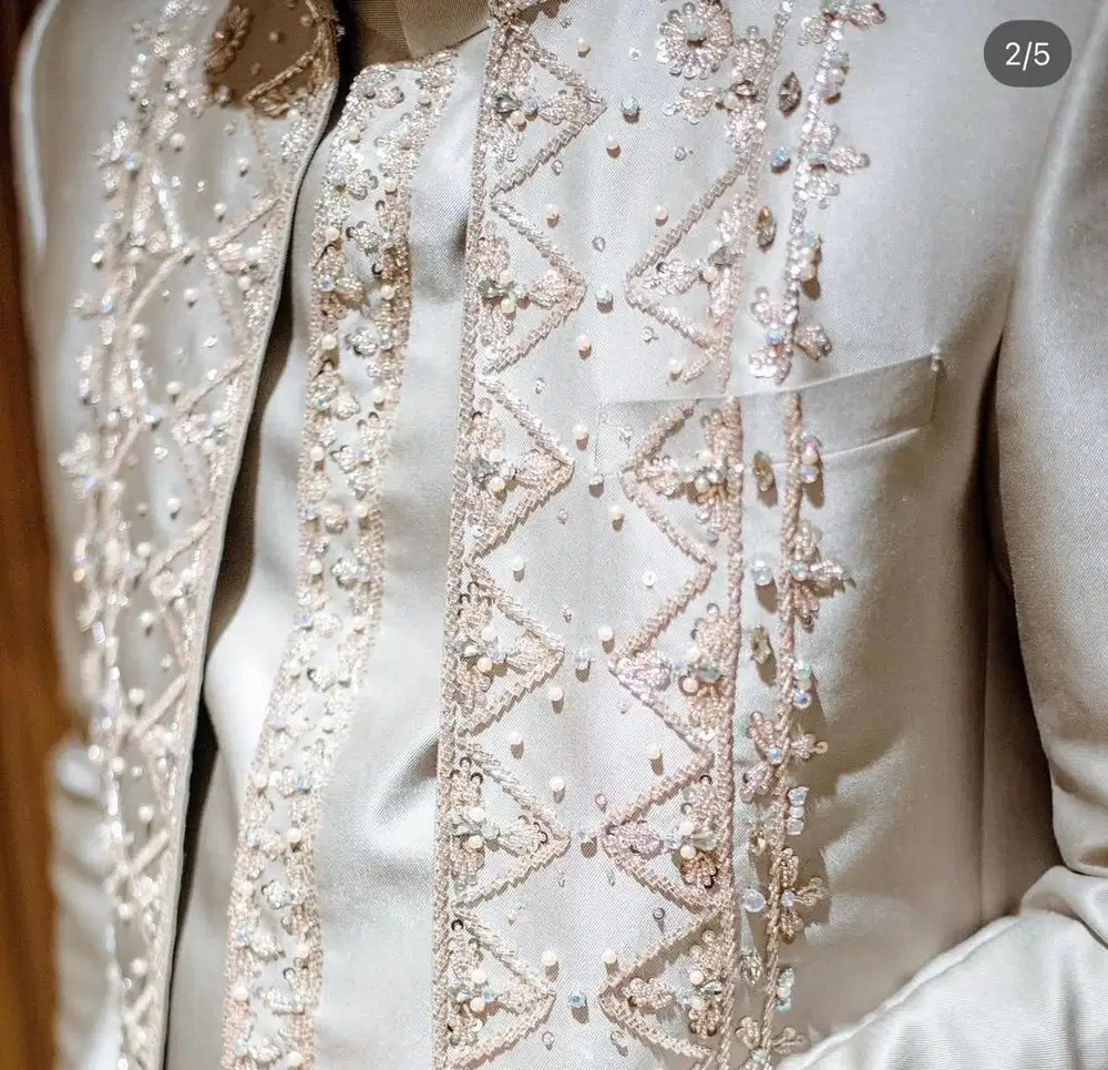 1 set baju wedding pria swarovski by tyas kebaya