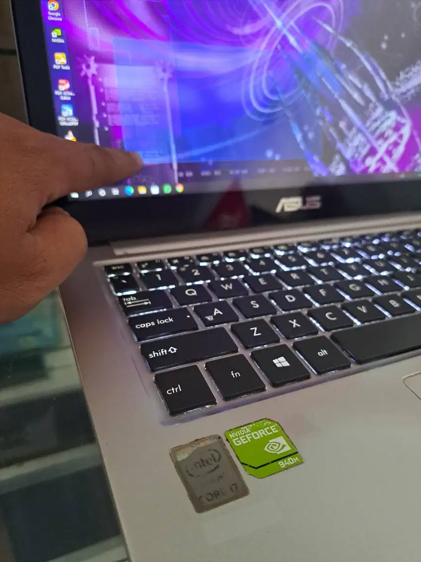 Laptop Asus Zenbook UX303 core i7 ram 8gb Touchscreen SLIM + Keyboard