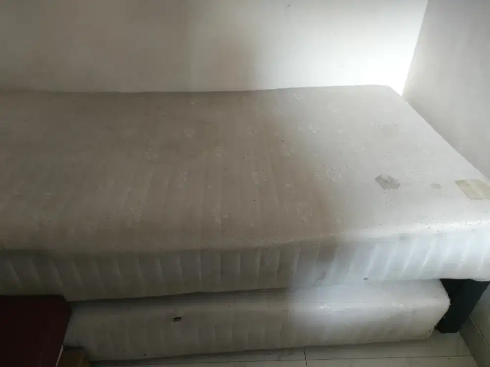 Spring bed susun bekas