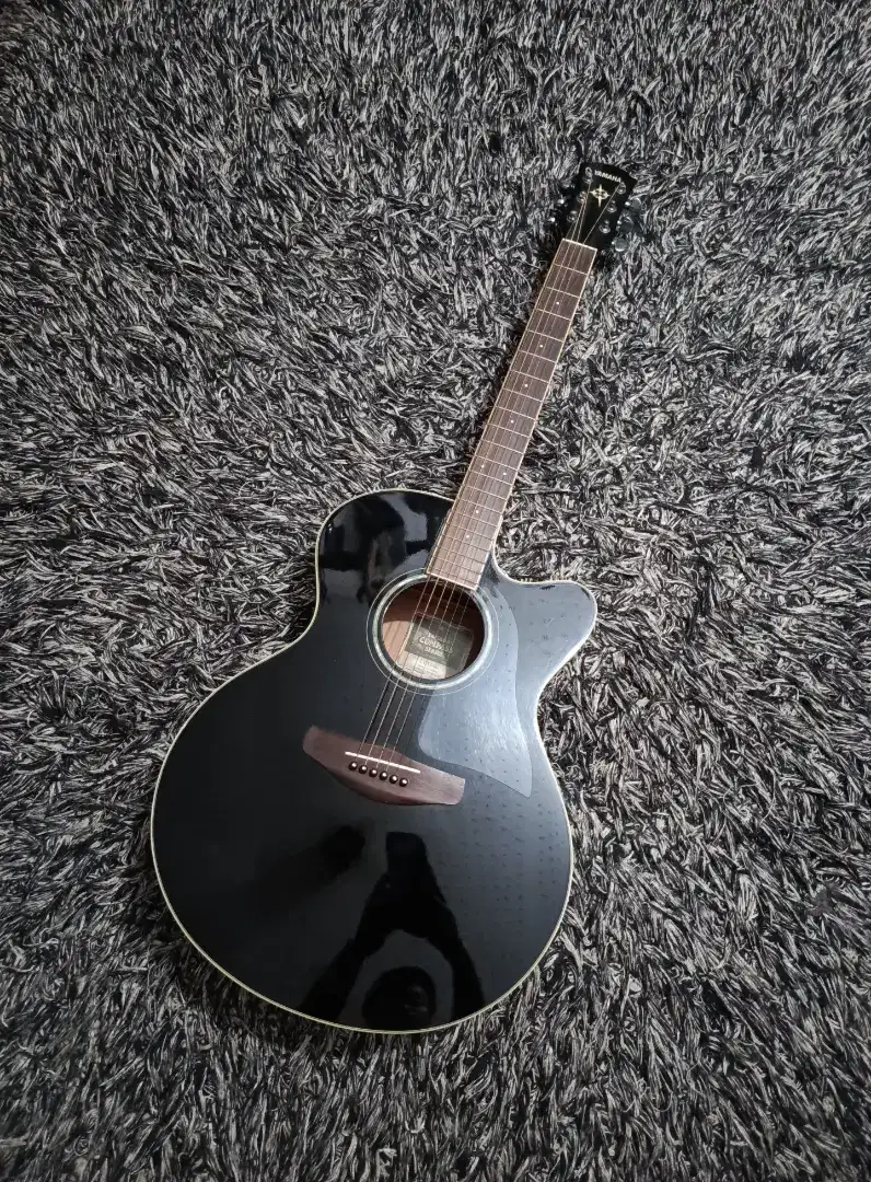 Yamaha CPX600II CPX 600 II gitar akustik elektrik