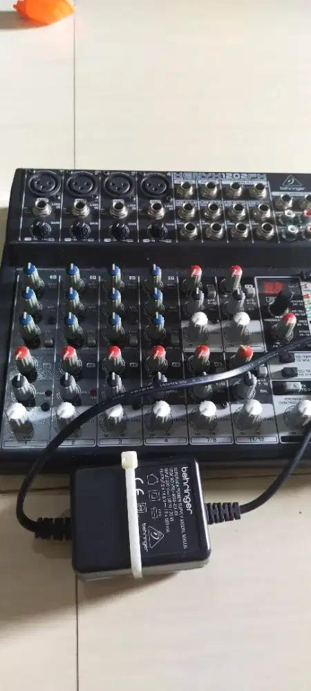 Mixer Behringer Xenyx 1202 FX