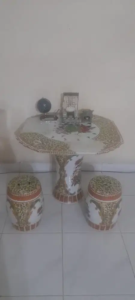 Meja Kursi Keramik Guci Antik Pajangan Hiasan