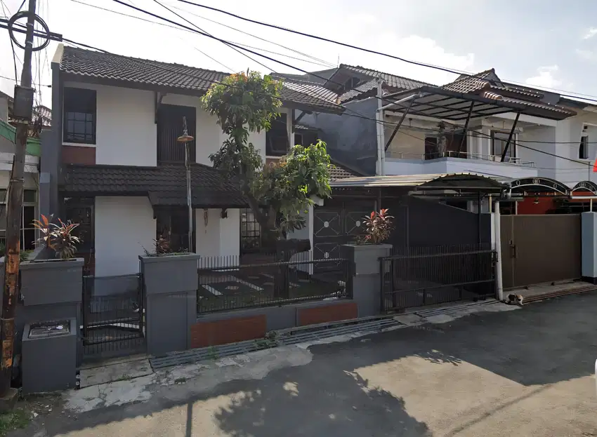 DIJUAL CEPAT RUMAH MINIMALIS TERAWAT LOKASI STRATEGIS DI TURANGGA