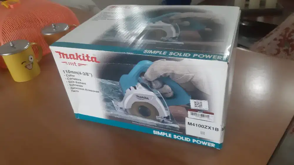 Makita M4100 ZX1B Mesin potong granit / keramik