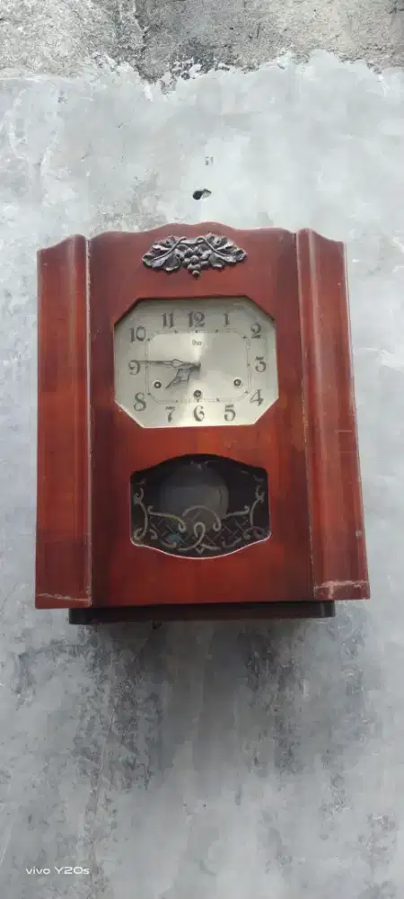 Jam besar antik mahal