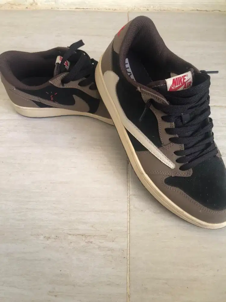 JORDAN TRAVIS SCOTT JARANG DIPAKE