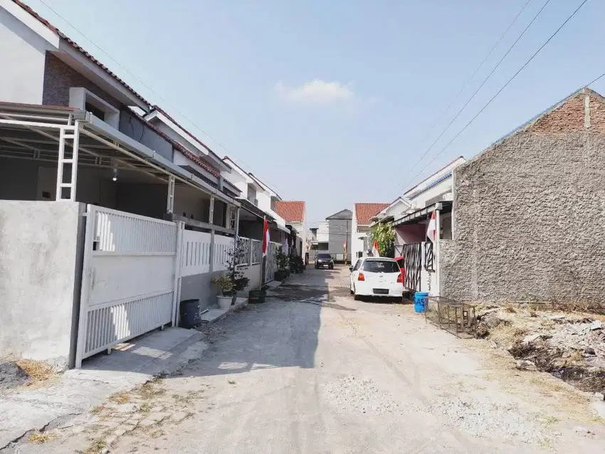 Perumahan minimalis, padat penduduk, Akses mudah. Dkt Kampus UMS