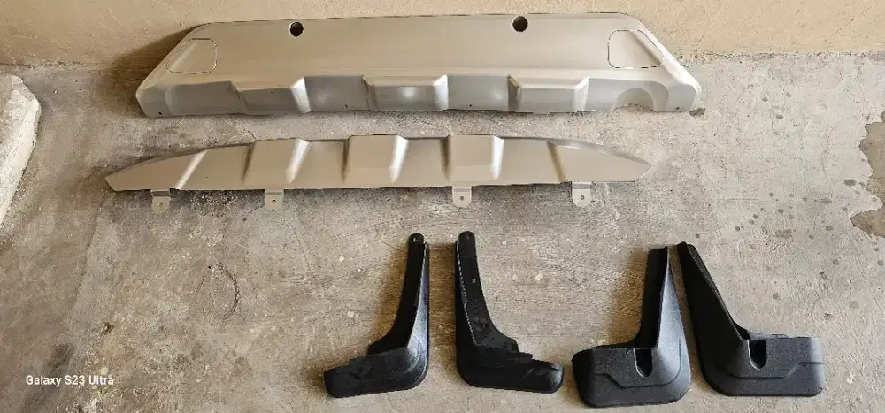 Dijual bodykit toyota zenix otoproject (free mudguard deoan belakang)