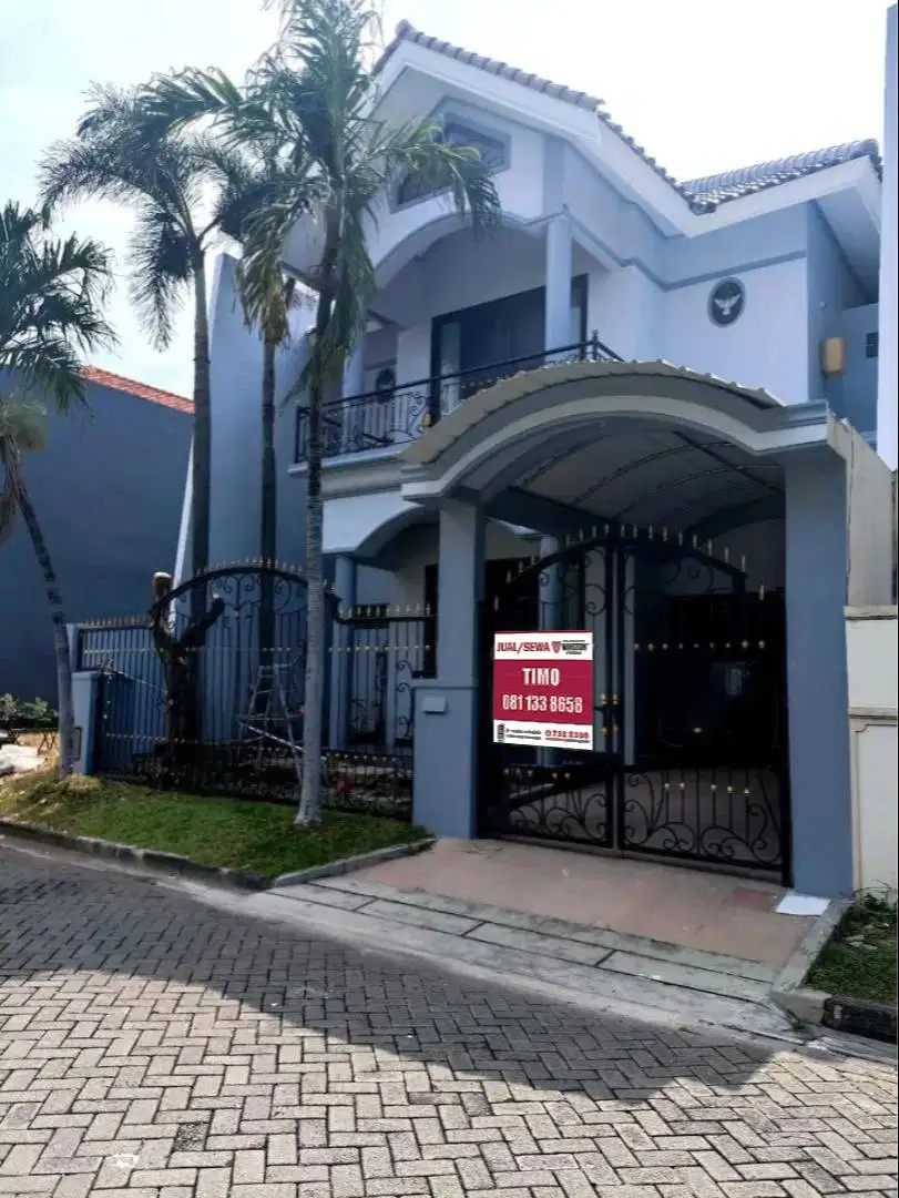 Rumah Klasik Siap Huni 2 lantai Pakuwon City Taman Mutiara 3 kamar tid