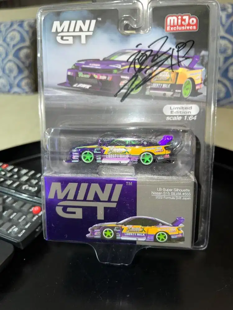 Die Cast Mini GT Nissan Silvia S15 “Wataru Kato Sign”