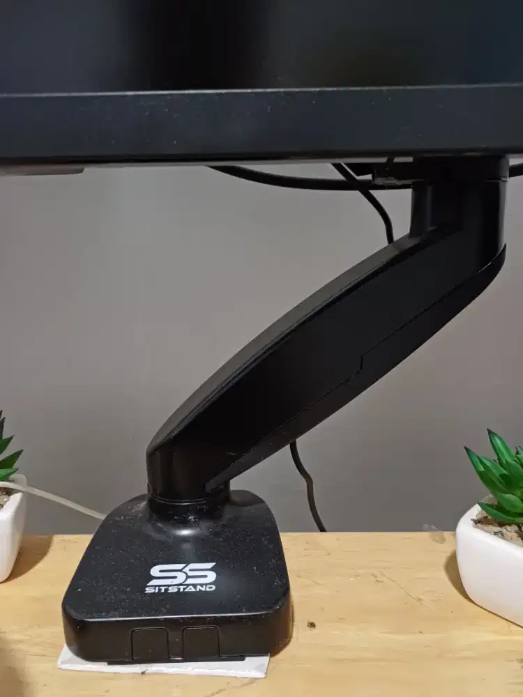 Bracket Monitor Gas Spring