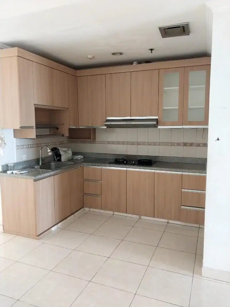 Disewa Apartemen Gading Resort R MOI