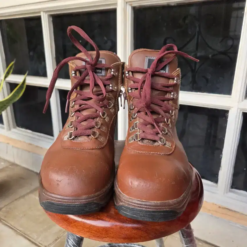 Second sepatu safety shoes boot size 41