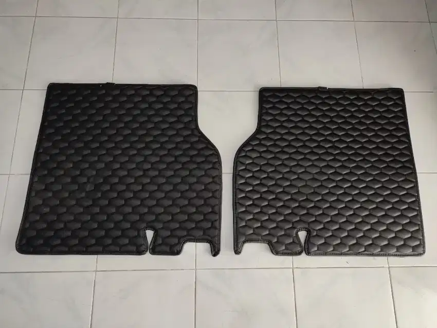 Karpet mobil TOYOTA INNOVA ZENIX Q HYBRID (Bekas)