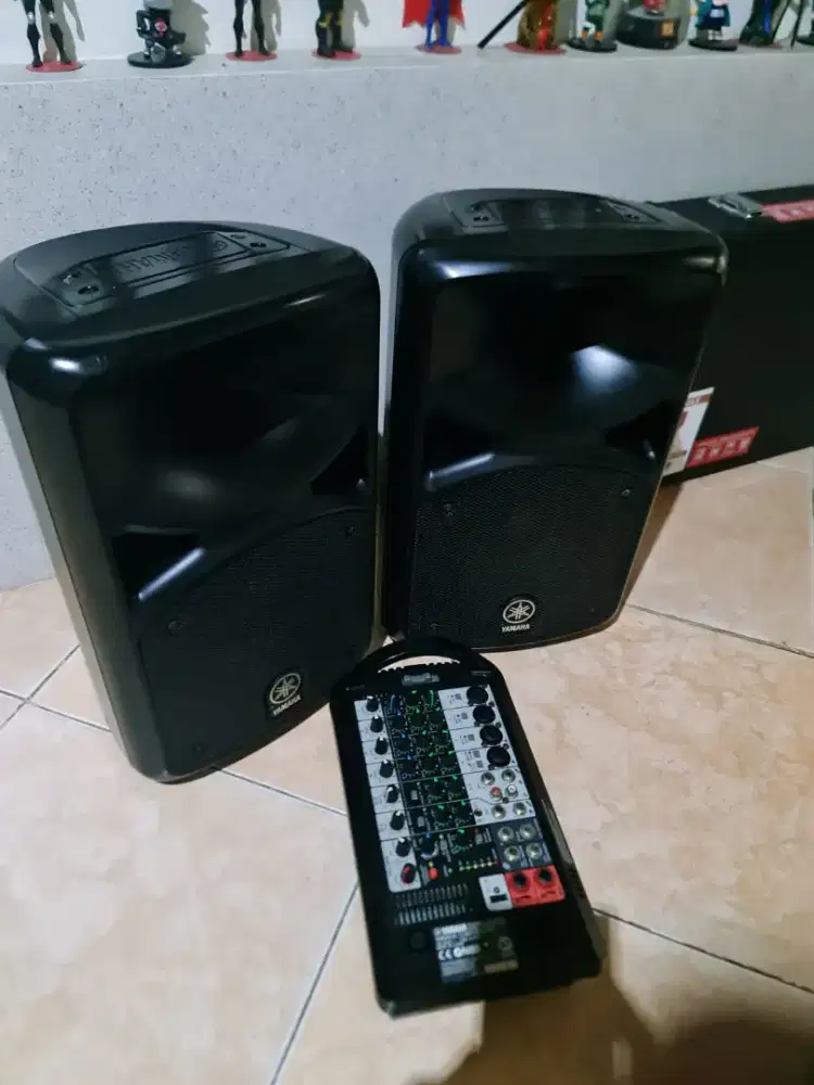 Yamaha STAGEPAS 400I Portable PA System