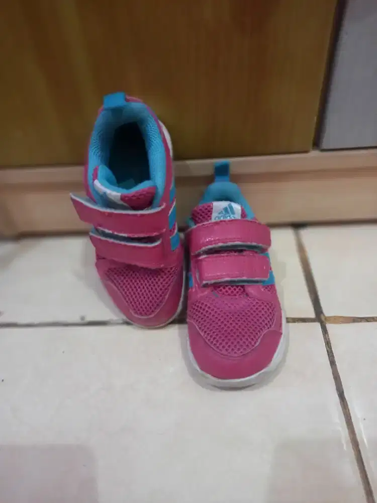 sepatu anak perempuan second adidas