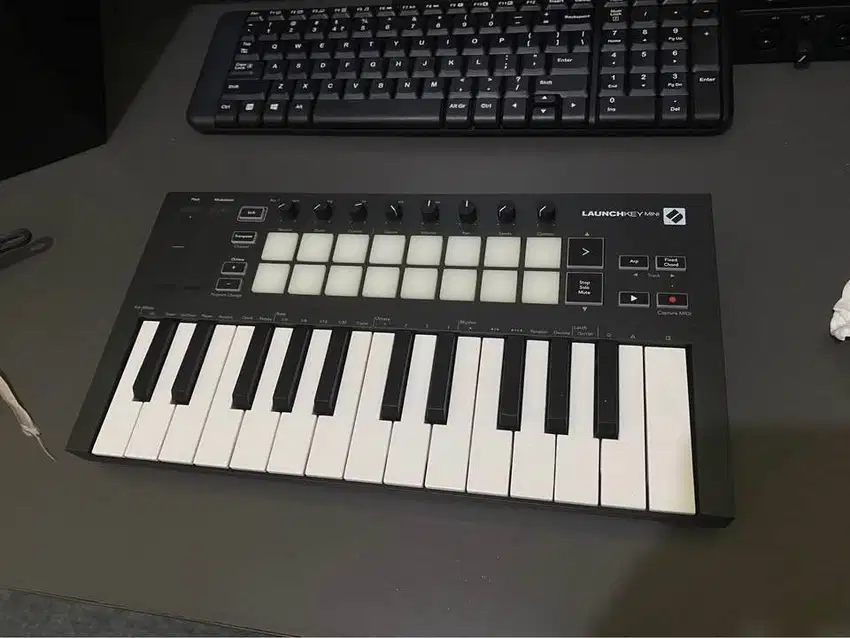 Novation Launchkey Mini MK3 Midi Keyboard Controller