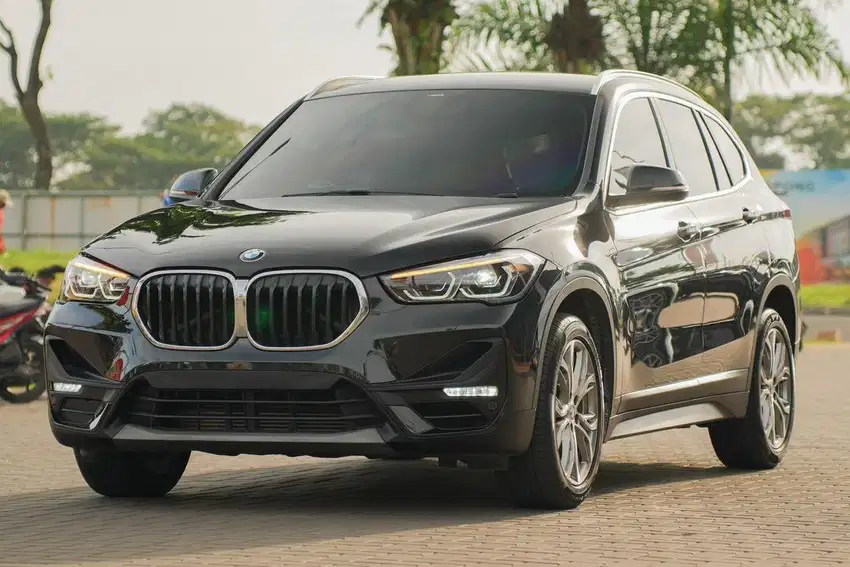 Darth Vader! BMW X1 Sport 2022 LCI Facelift Black c200 320i  a200 218i