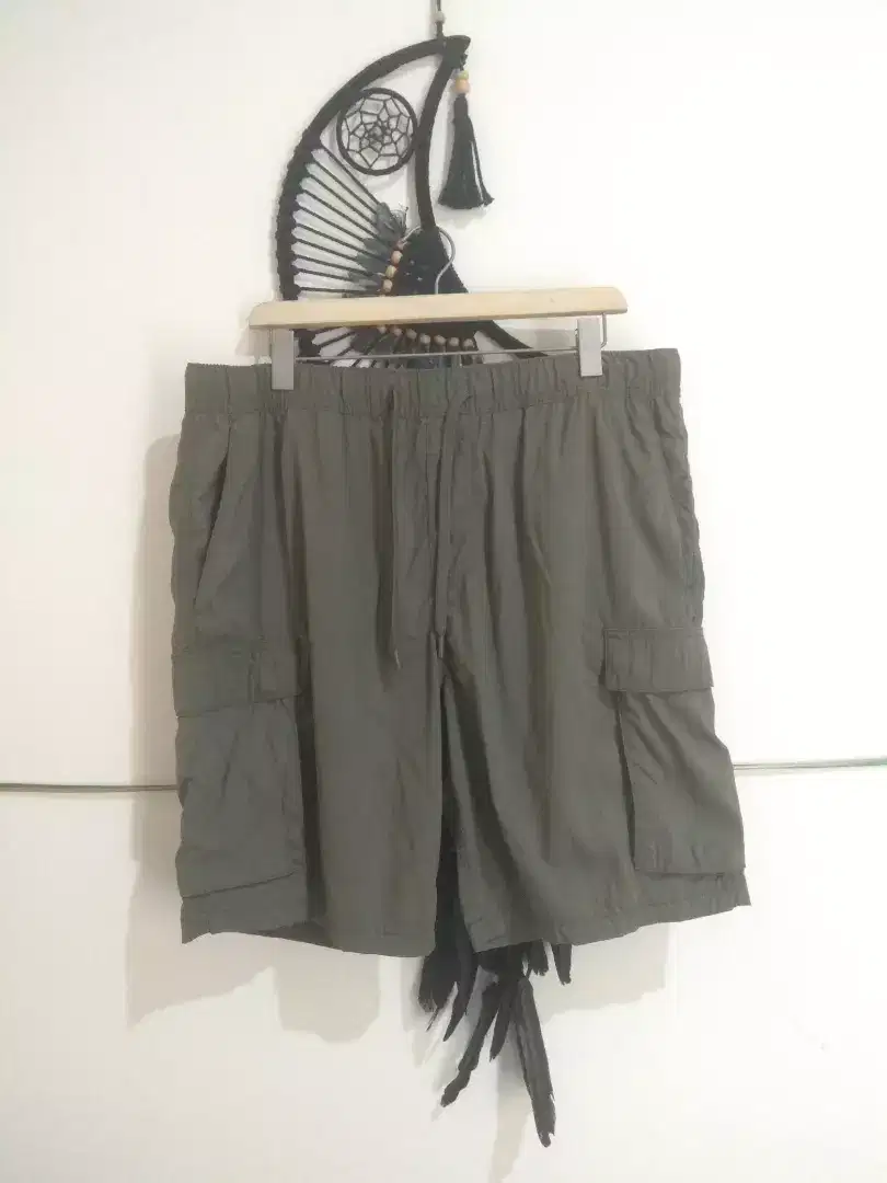 Celana pendek kargo H&M