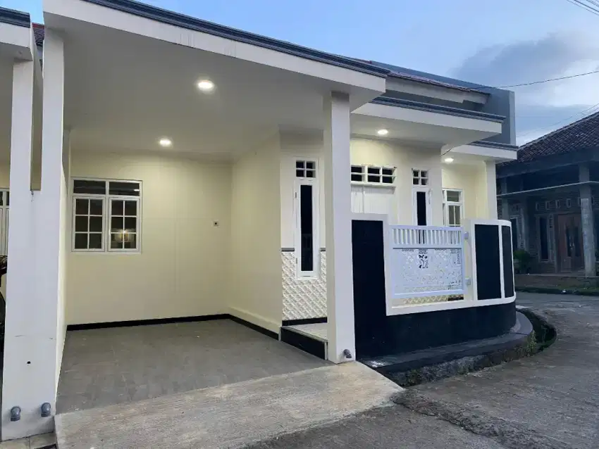 Dijual rumah siap huni.