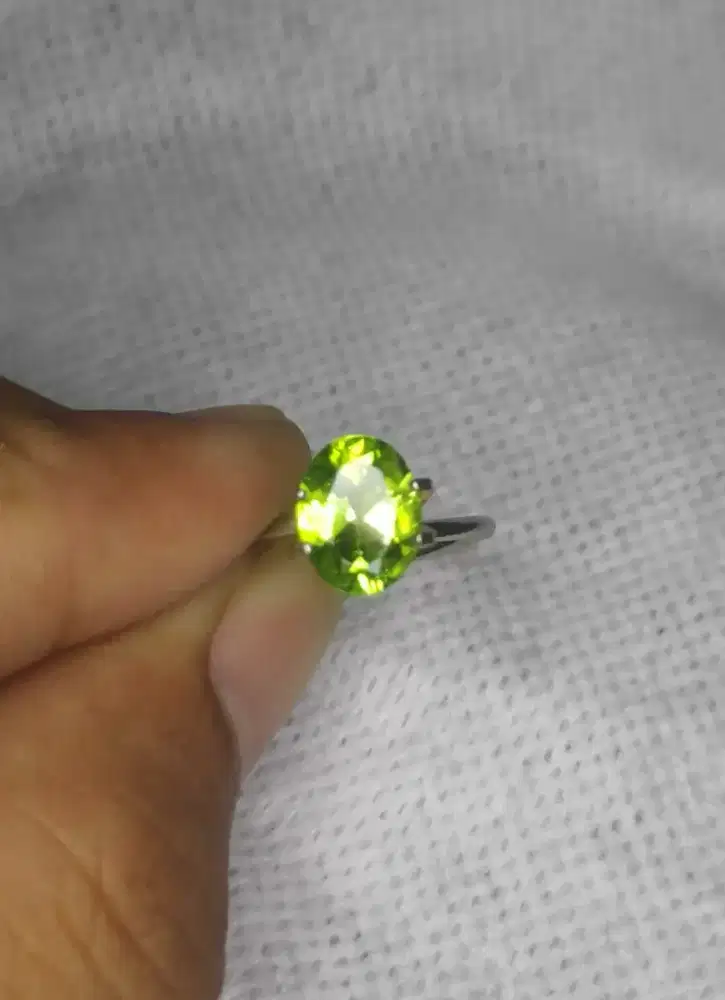 Batu natural peridot burma