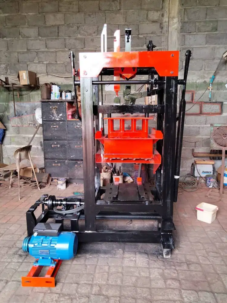 Mesin Press Cetak 2 Batako siap Produksi