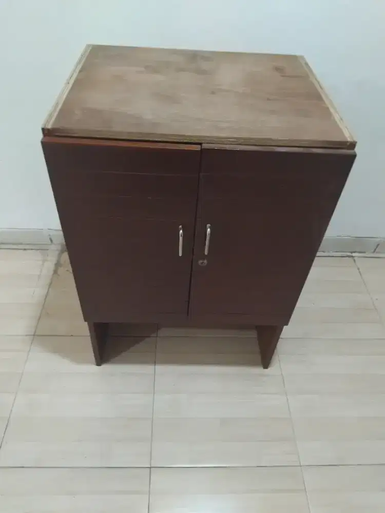 Lemari kayu serba Guna