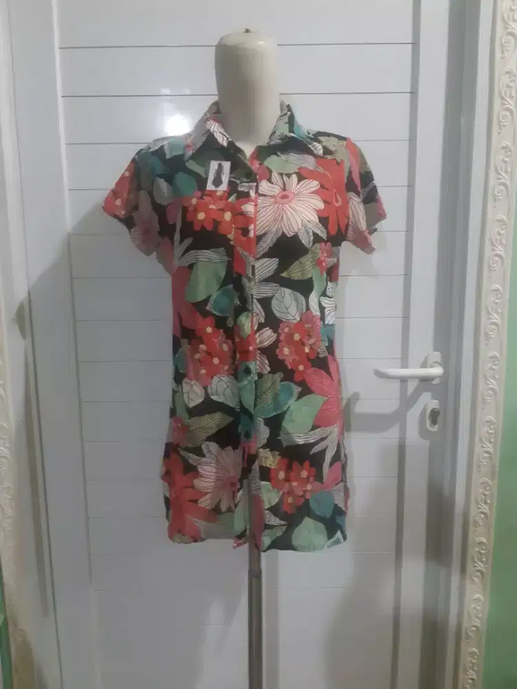 Blouse/kemeja bunga2 vintage preloved tjap karoeng