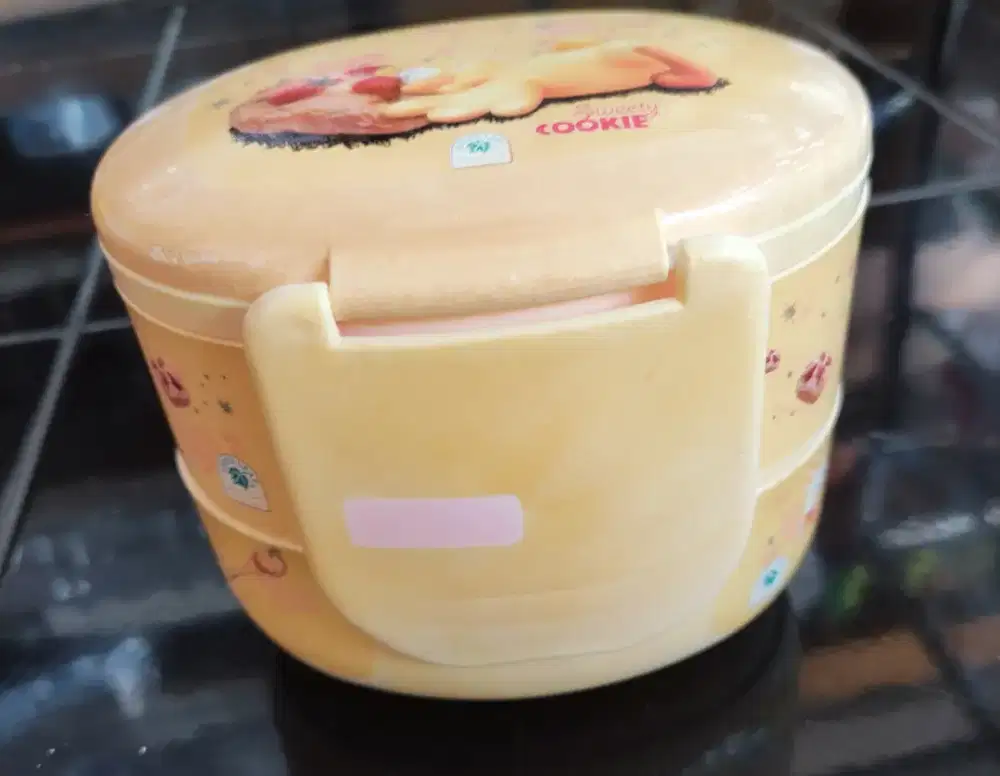 Kotak makan anak 2 tingkat
