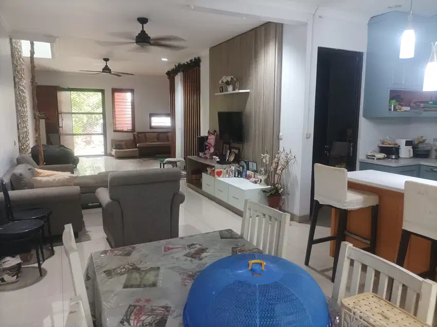 Rumah Cantik 2,5 Lantai semi furnish Nusaloka BSD