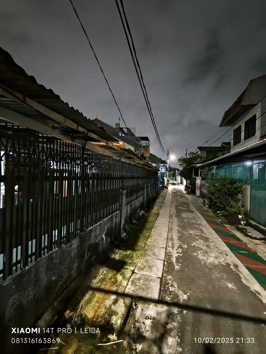 Rumah Lama Huk Hitung Tanah Akses 2 Mobil di Bungur Senen Bebas Banjir
