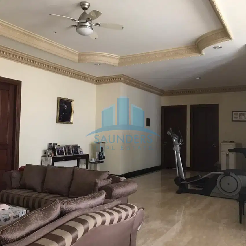 Dijual Rumah Mewah Classic di Villa Gading Indah