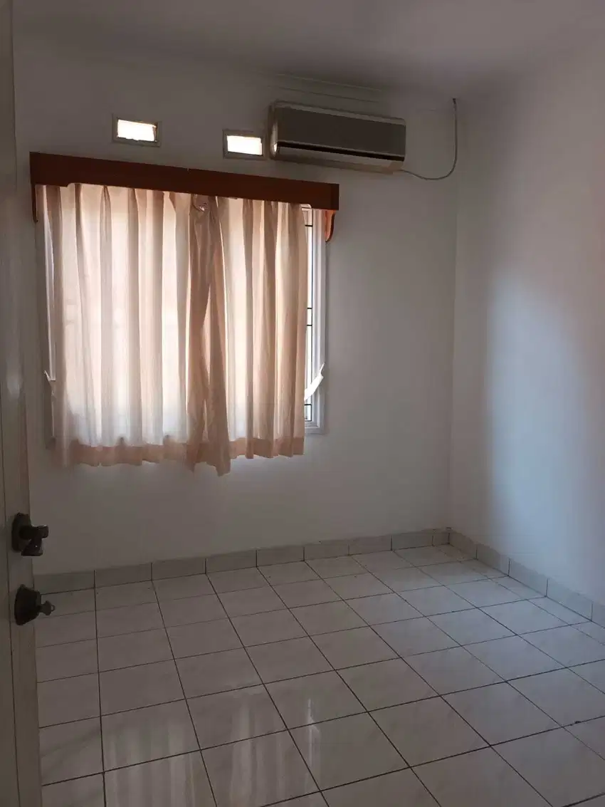 Sewa Rumah 2 Lantai di komplek PRV Gegerkalong Bandung