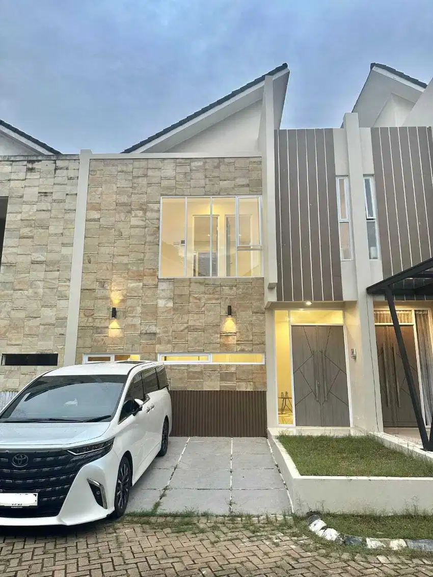 Rumah cantik 2 lantai siap huni semi furnish strategis Buaran Serpong