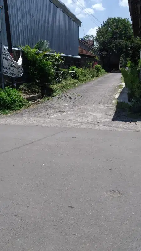 jl kaliurang km 12 dekat uii sleman jogja