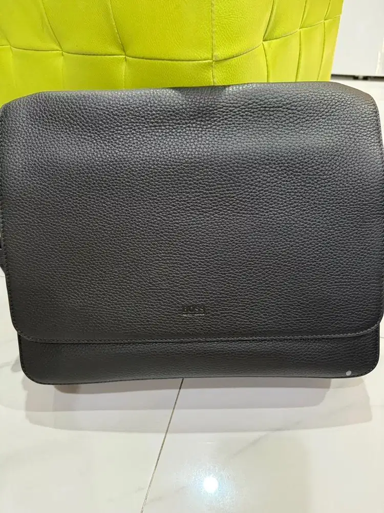 Tas Kerja Pria Hugo Boss
