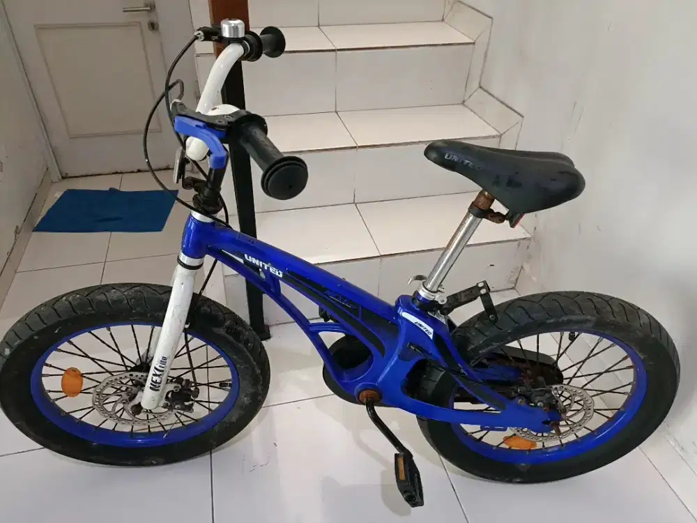 Dijual Sepeda UNITED NEXILITE 26. Kondisi bagus jarang dipakai.