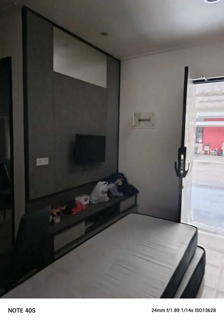 Dijual Rumah Fully Furnished Green Village Cipondoh